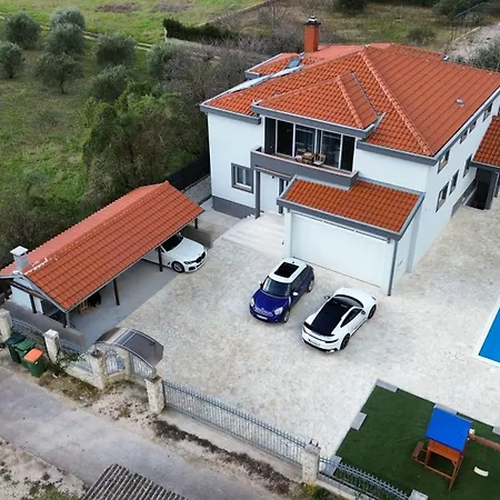 With Pool, Airport Zadar Donji Zemunik