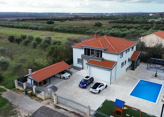 With Pool, Airport Zadar Апартаменты